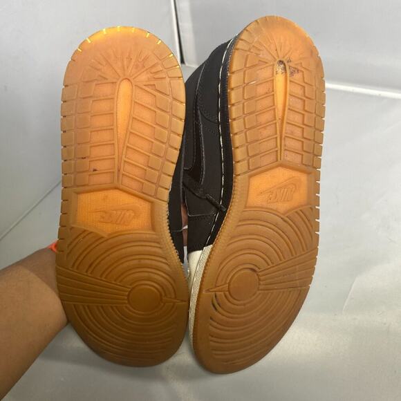 Nike Air Jordan 1 Mid Basketball Shoes Size 6Y - Picture 4 of 5